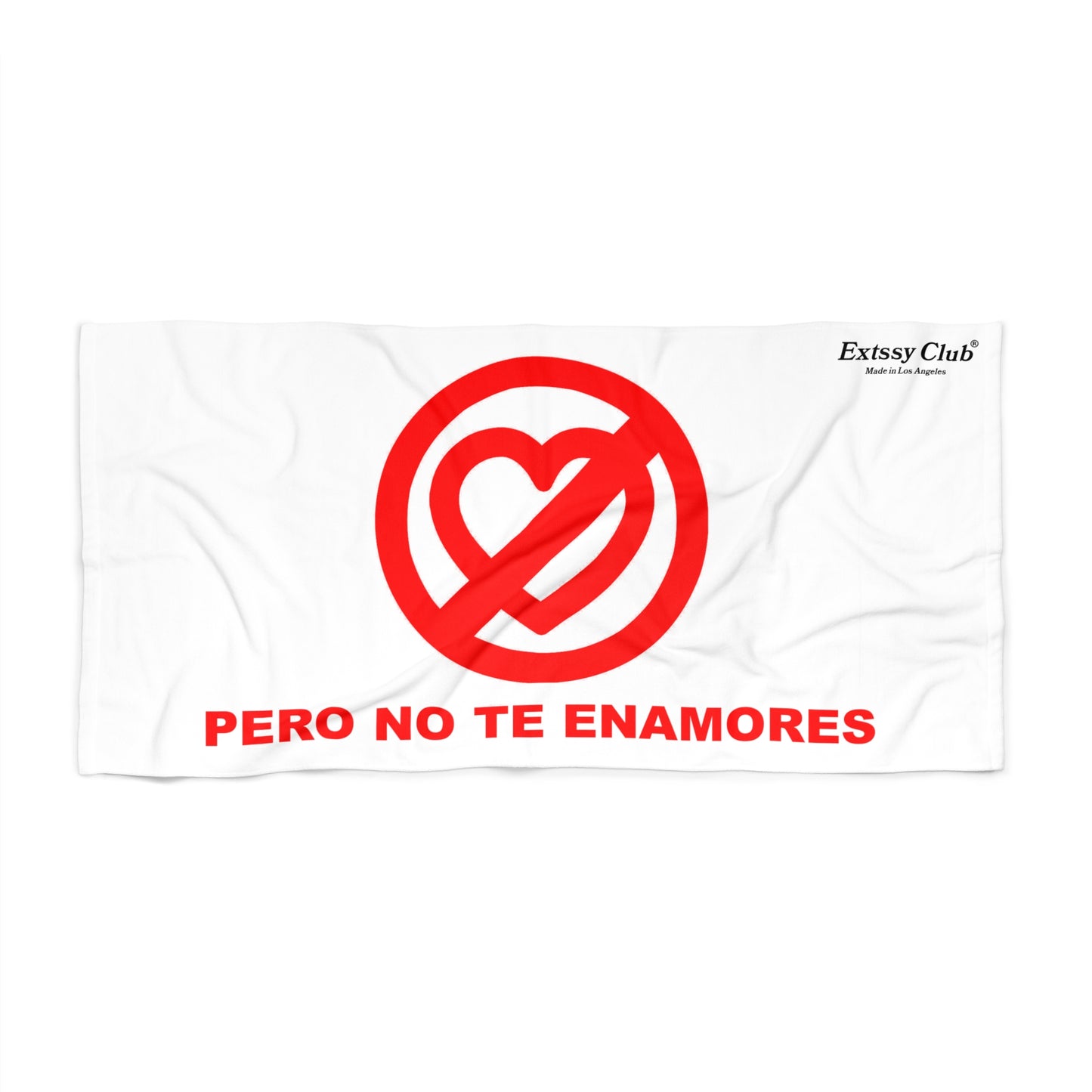 Pero No Te Enamores Beach Towel